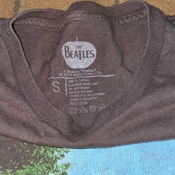 The Beatles “ Abbey Road” unisex size small tshirt - Picture 4 of 6